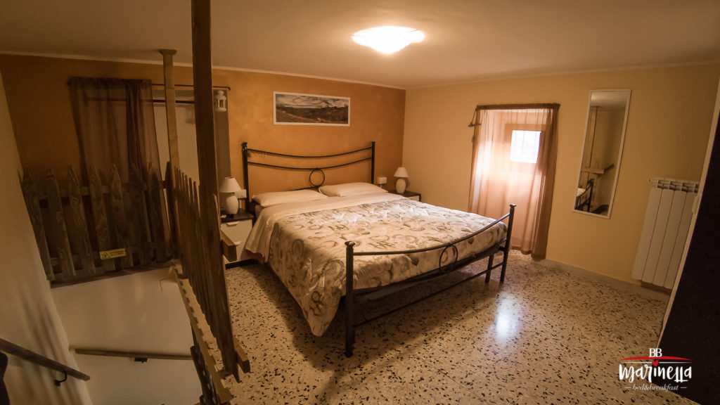 camera-matrimoniale-appartamento-gioia-farindola